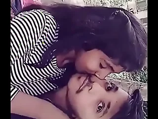 Bhabhi kissing porn video